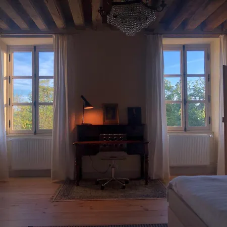 Zone Bleue Bed & Breakfast Hyds